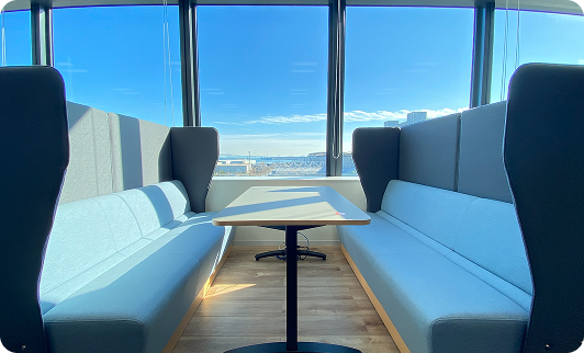 有明オフィスの打ち合わせスペース